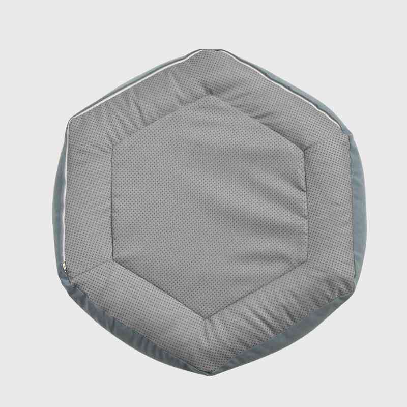 The non-slip mat can provides traction and stability. It helps to prevent the pet bed from shifting when your pet gets in and out of it or moves around while sleeping. This feature is especially important for active or pets who tend to move around a lot during their playtime | Rulaer